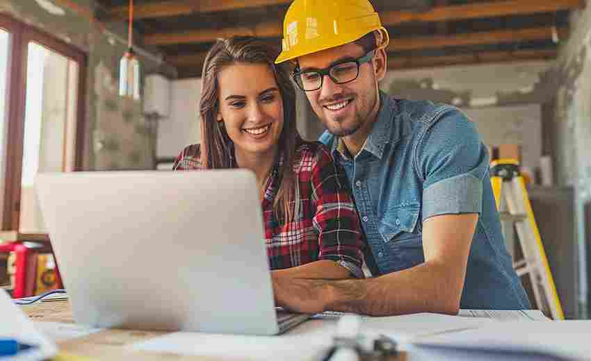 網(wǎng)站建設(shè)費(fèi)用受哪些因素影響：DIY與定制對比分析