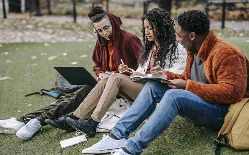 php兩個(gè)數(shù)組怎么求交集—c語(yǔ)言求兩個(gè)數(shù)組的并集