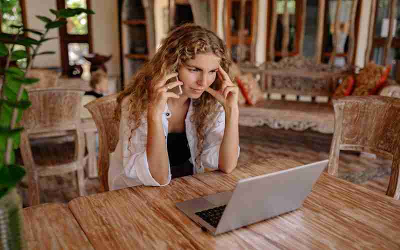 dedecms批量創(chuàng)建欄目時隸屬欄目無法選擇;iframe嵌套第三方頁面,怎么解決